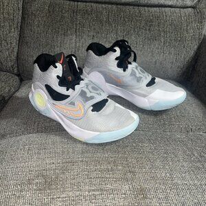 Nike Air Zoom Renew Sniper basketball shoe size 8 women light grey with blue